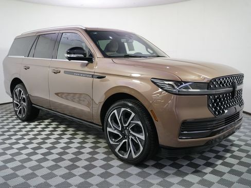 New 2026 Lincoln Navigator Black Label AWD/4WD image 8