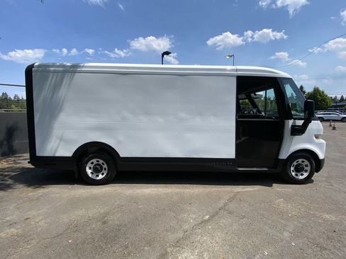 Used 2024 Chevrolet Brightdrop 600 w/ Commercial Equipment Package AWD/4WD image 7