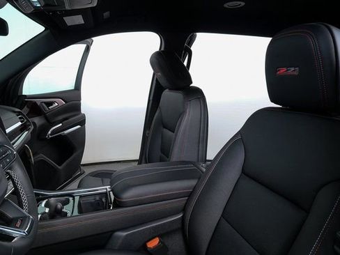 New 2026 Chevrolet Traverse Z71 w/ LPO, Floor Liner Package image 5