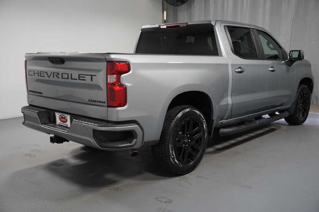Used 2024 Chevrolet Silverado 1500 Custom w/ Turbomax Blackout Package RWD image 8
