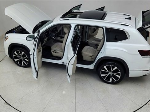 Used 2024 Volkswagen Atlas SEL Premium R-Line image 91