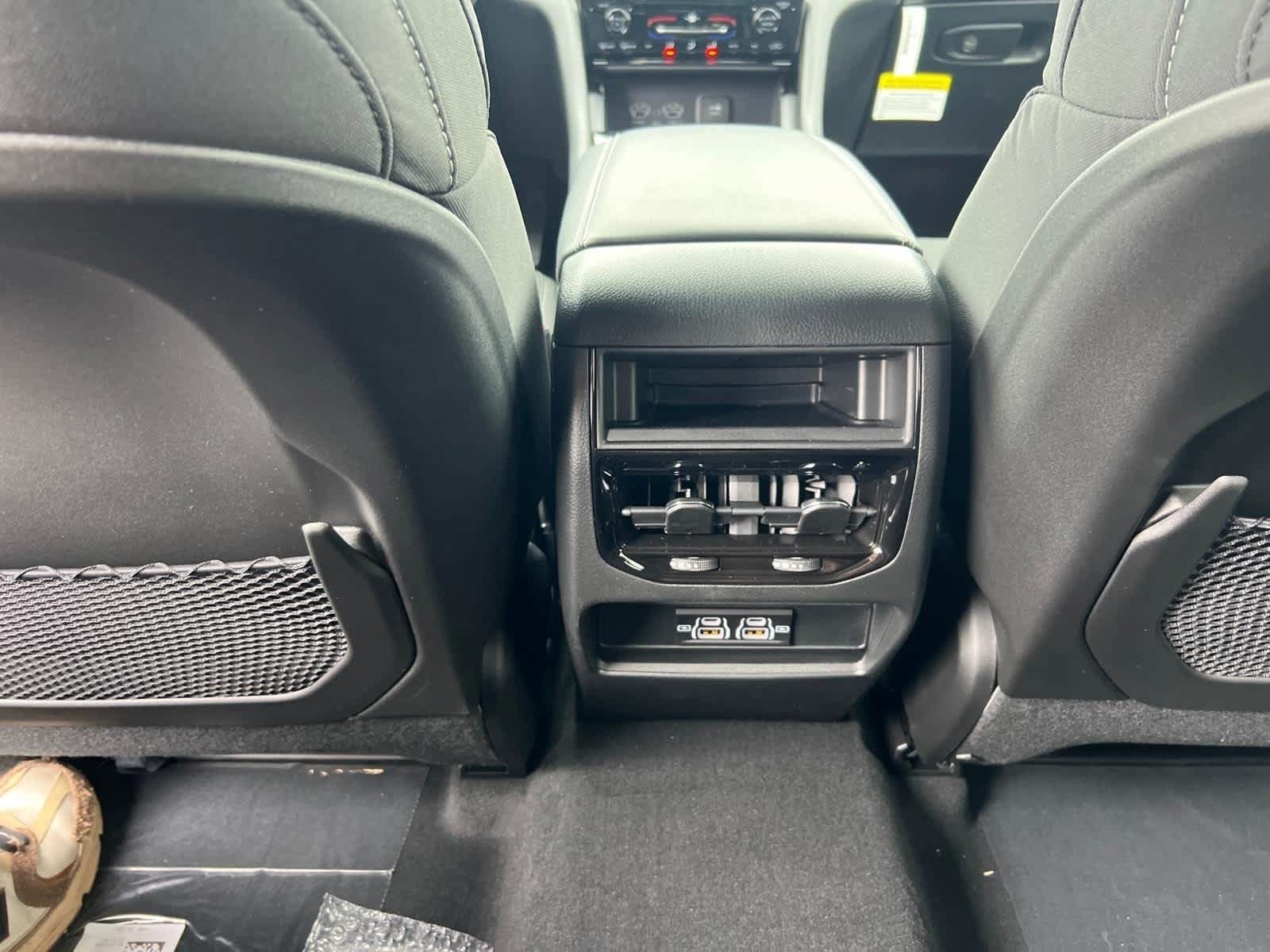 New 2026 Jeep Grand Cherokee Laredo AWD/4WD image 33