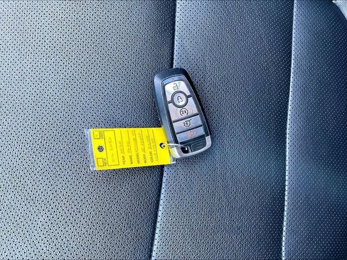 Used 2020 Ford Escape Titanium AWD/4WD image 11