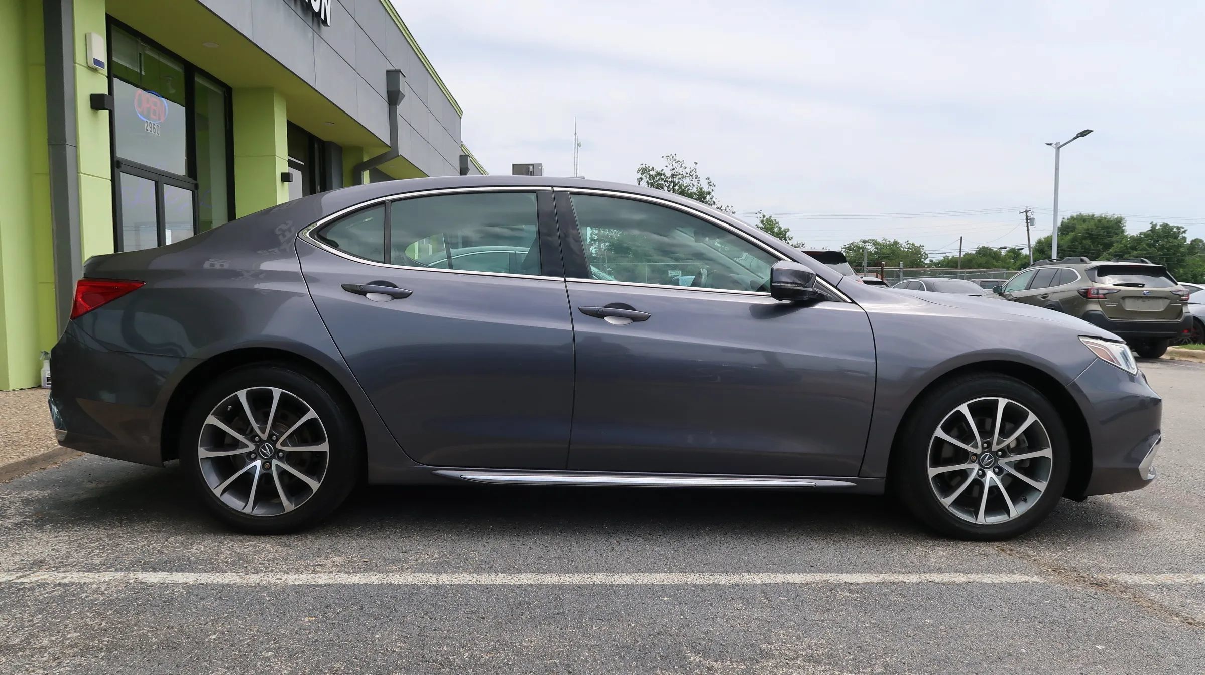 Used 2018 Acura TLX w/ Technology Package FWD image 8