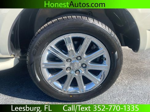 Used 2008 Chrysler Aspen Limited image 25