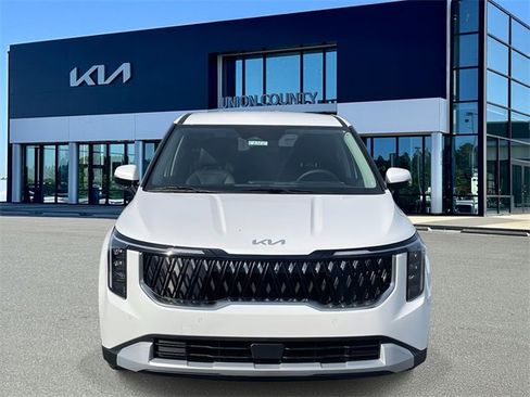 New 2026 Kia Carnival LXS image 2