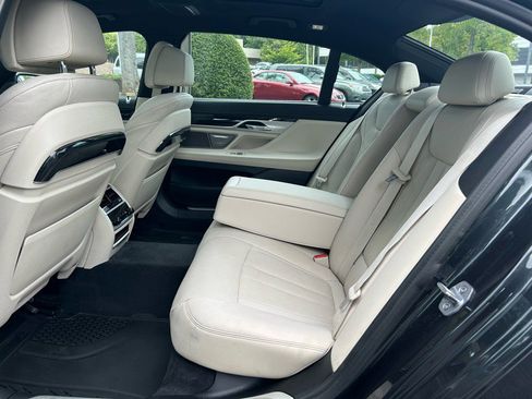 Used 2019 BMW 740i w/ Executive Package image 17