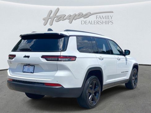 Used 2024 Jeep Grand Cherokee L Altitude RWD image 3