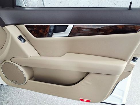 Used 2013 Mercedes-Benz C 250 Sedan image 10