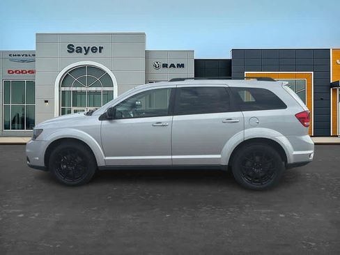 Used 2014 Dodge Journey SXT w/ Flexible Seating Group FWD image 4