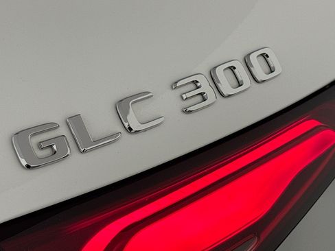 Certified 2026 Mercedes-Benz GLC 300 image 9