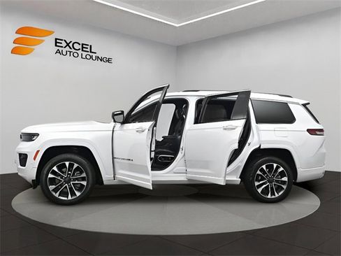 Used 2021 Jeep Grand Cherokee L Overland w/ Advanced Protech Group III image 55