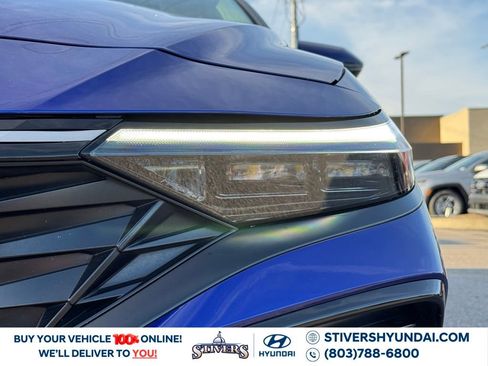 Certified 2025 Hyundai Elantra Limited w/ Cargo Package image 12