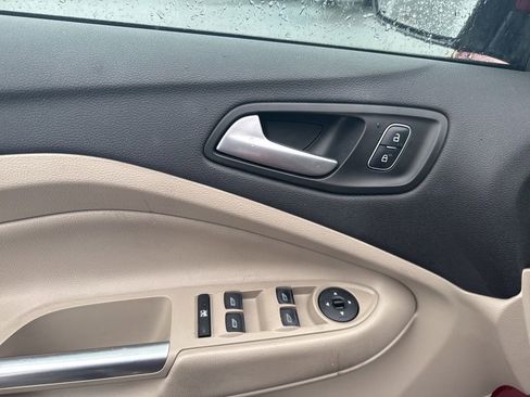Used 2018 Ford Escape SEL w/ Ford Safe & Smart Package AWD/4WD image 12