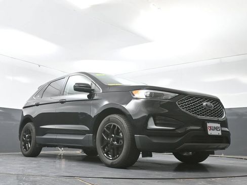 Used 2024 Ford Edge SEL AWD/4WD image 47
