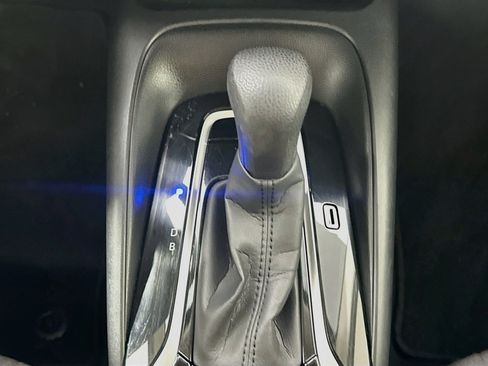 Used 2020 Toyota Corolla LE FWD image 23