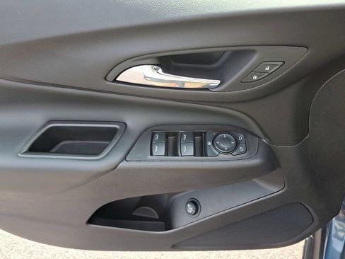 Certified 2024 Chevrolet Equinox LT FWD image 13