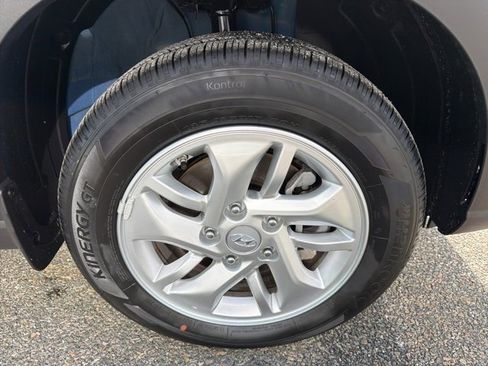 Used 2025 Hyundai Venue SE image 37