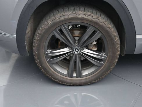 Used 2022 Volkswagen Atlas Cross Sport SEL R-Line AWD/4WD image 10