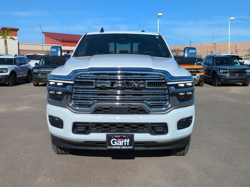 Used 2025 RAM 2500 Laramie AWD/4WD image 9