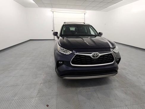 Used 2021 Toyota Highlander Limited image 2