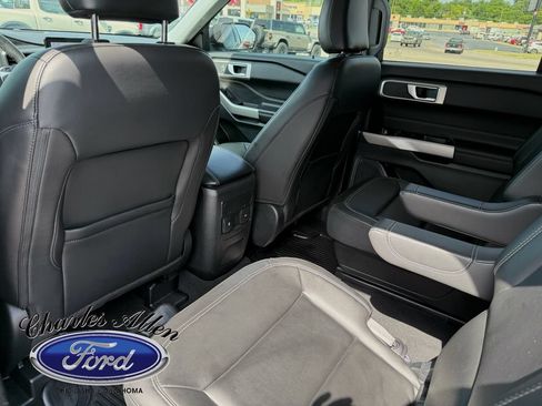 Used 2024 Ford Explorer XLT w/ Equipment Group 202A RWD image 14