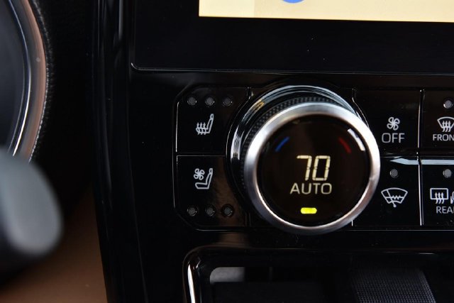 Used 2023 Toyota Highlander Platinum AWD/4WD image 17