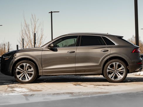 Used 2019 Audi Q8 Prestige w/ Towing Package image 6