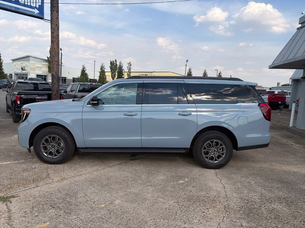 Used 2026 Ford Expedition Max Active AWD/4WD image 3
