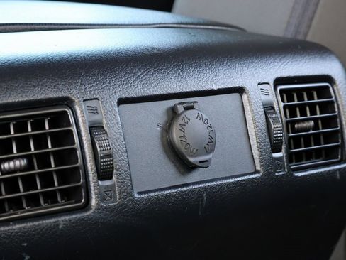 Used 2019 Toyota Tundra SR5 image 21