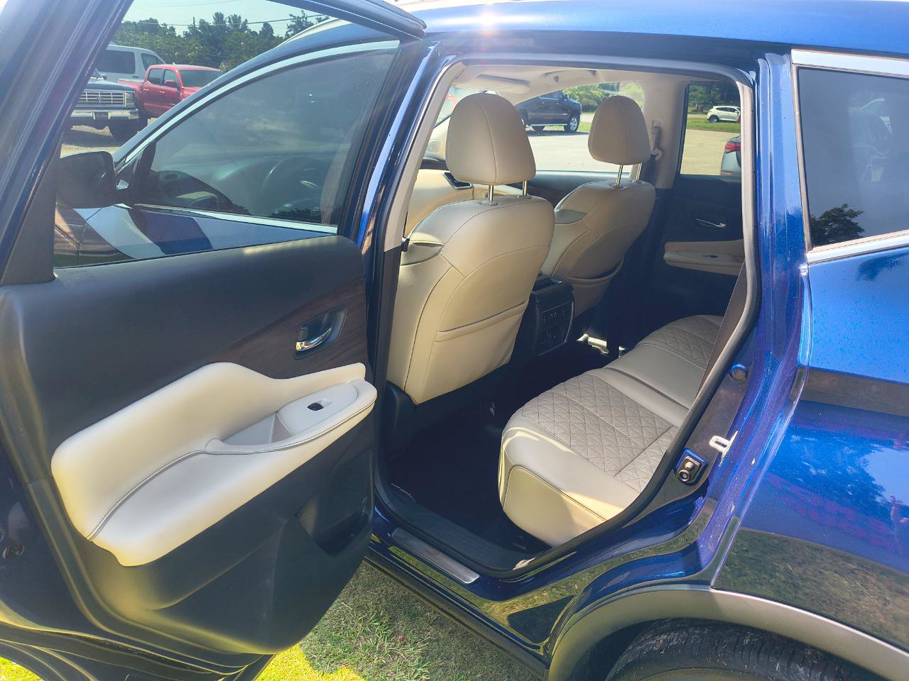 Used 2020 Nissan Murano Platinum w/ Cargo Package FWD image 14