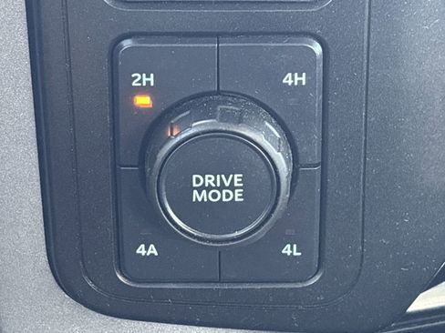 Used 2023 Ford F150 Lariat image 26