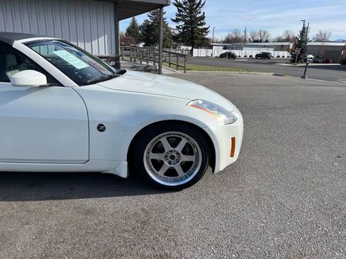 Used 2004 Nissan 350Z Touring image 14