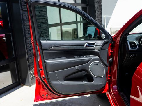 Used 2018 Jeep Grand Cherokee Trackhawk image 12