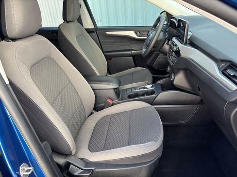 Used 2022 Ford Escape SE w/ SE Sport Appearance Package image 36