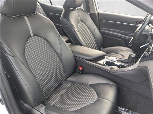 Used 2024 Toyota Camry SE image 20