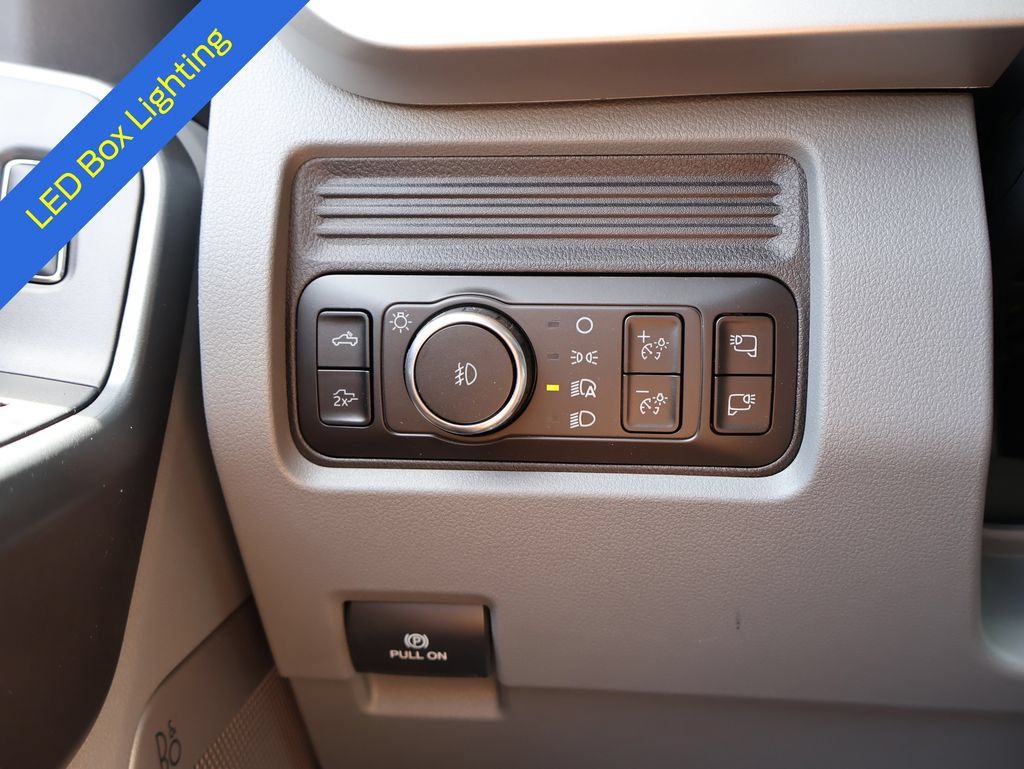 New 2027 Ford F250 XLT w/ XLT Premium Package AWD/4WD image 30