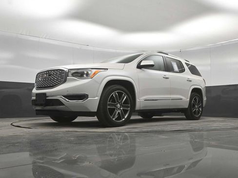 Used 2019 GMC Acadia Denali w/ Technology Package AWD/4WD image 28