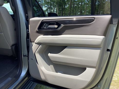 New 2026 GMC Yukon XL Elevation w/ LPO, Elevation Black Package RWD image 23
