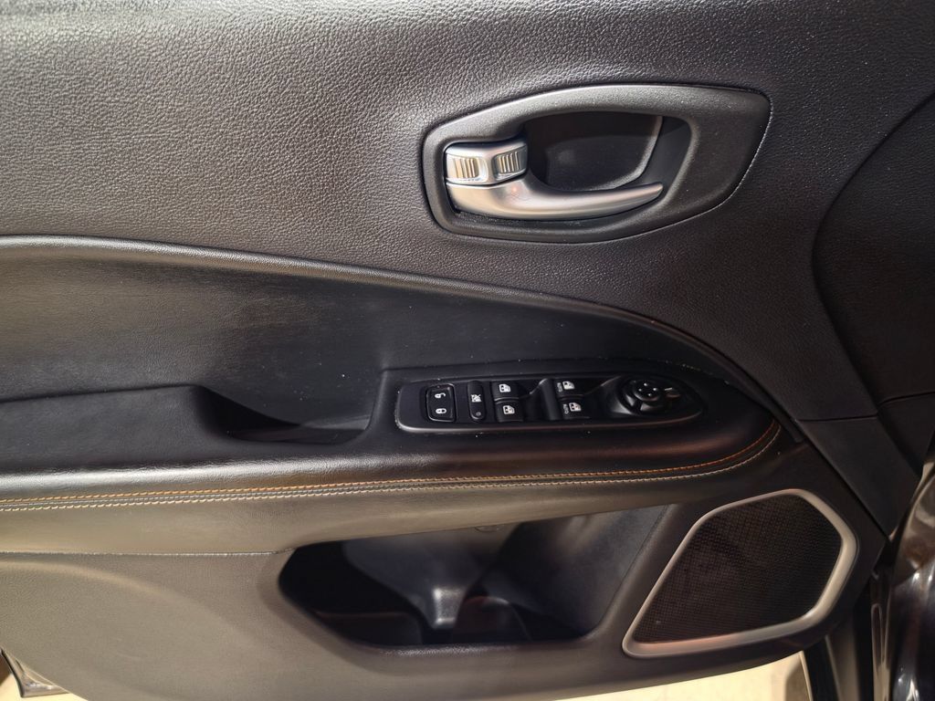 Used 2020 Jeep Compass Sport AWD/4WD image 5