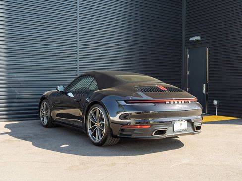 Used 2021 Porsche 911 Carrera RWD image 3