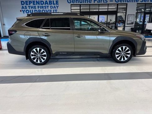Used 2024 Subaru Outback Limited XT AWD/4WD image 4