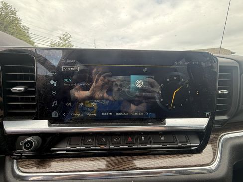 Used 2023 Chevrolet Silverado 1500 RST image 11