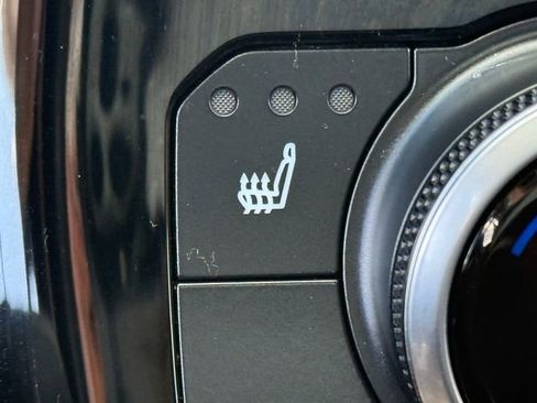 Certified 2023 Toyota Highlander XLE image 18