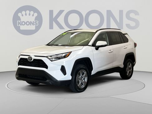 Used 2024 Toyota RAV4 XLE FWD image 4