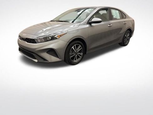 Certified 2024 Kia Forte LXS FWD image 1