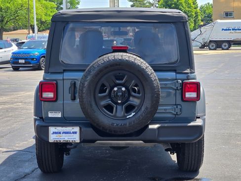 Used 2025 Jeep Wrangler Sport AWD/4WD image 11