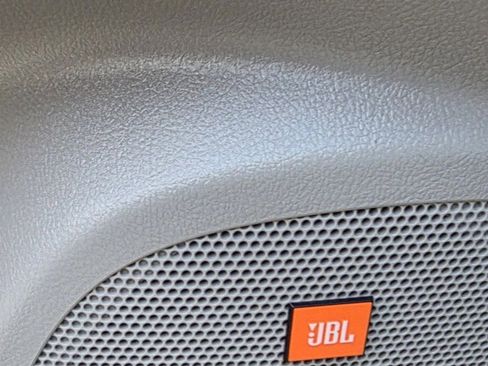 Used 2012 Toyota Highlander Limited w/ Tow Pkg FWD image 10