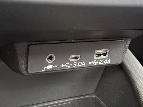 Used 2025 Subaru Forester Limited AWD/4WD image 25