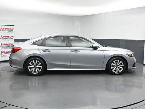 Used 2023 Honda Civic LX image 9